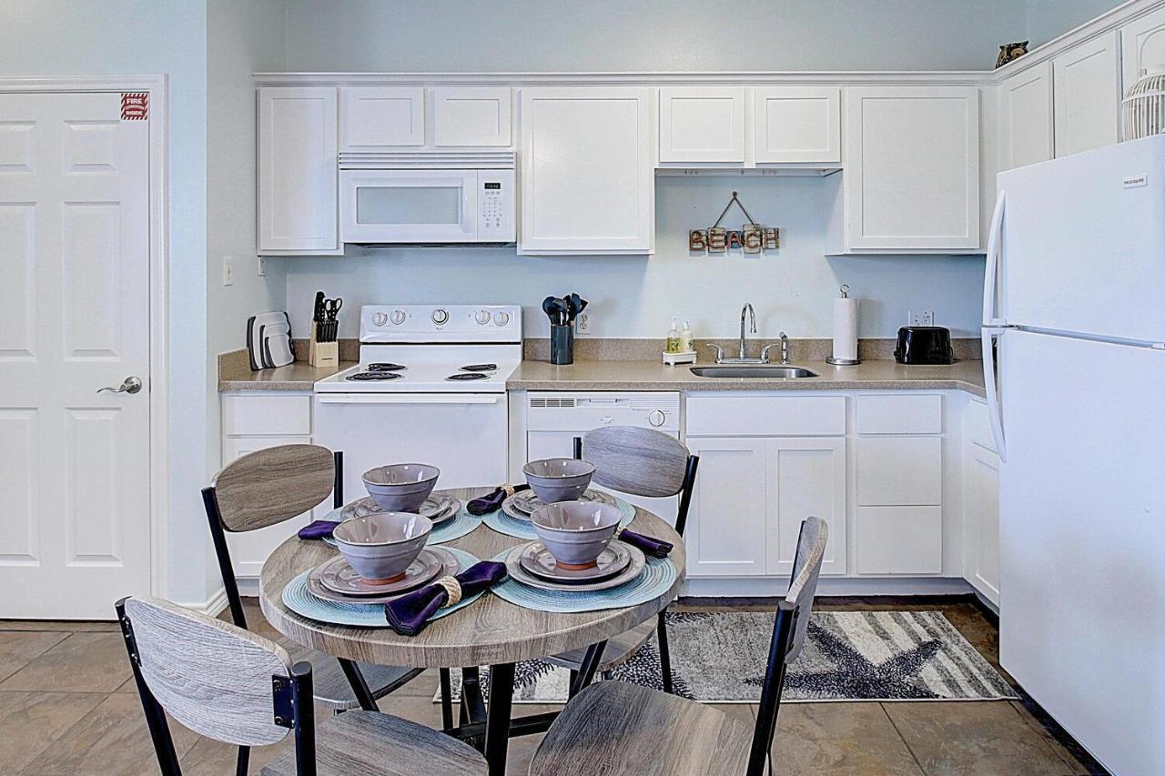 Shorts Story Apartment Порт Арансас Екстериор снимка